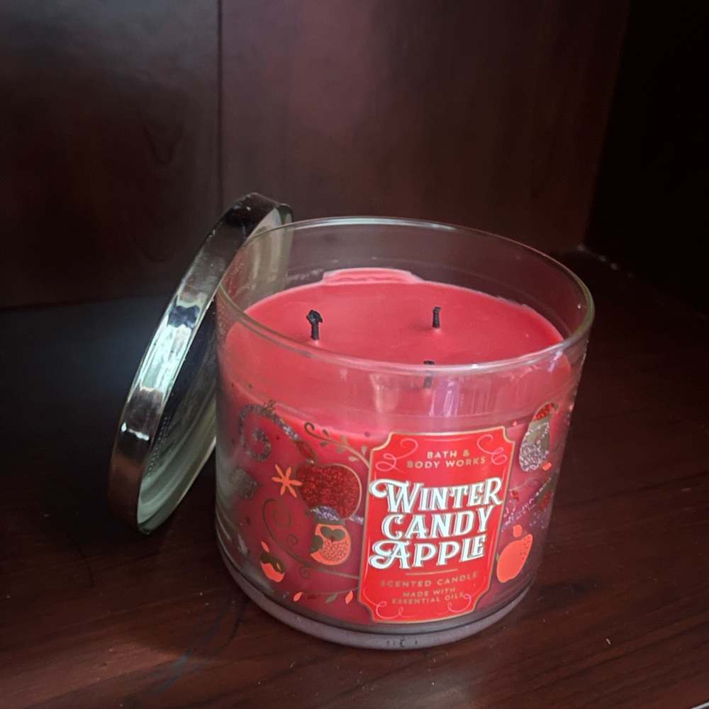 Bath & Body Works Winter Candy Apple Candle 3-Wick